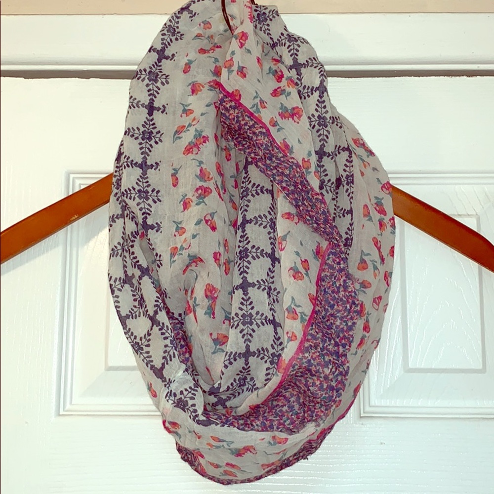 American Eagle Outfitters Scarf